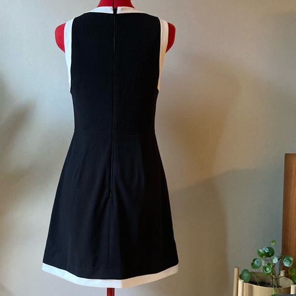 ALICE + OLIVIA black and white minidress size 6 - Picture 4 of 7